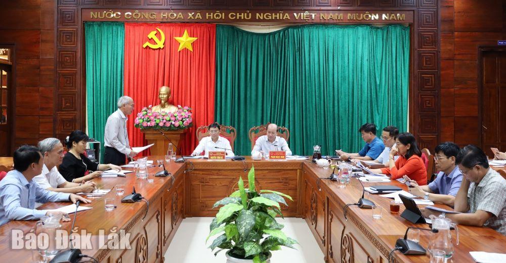 Quang cảnh cuộc họp.